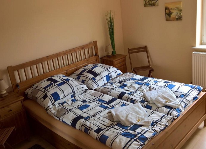 Schlafzimmer 1